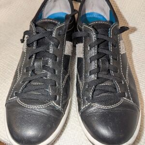 Skechers Black and White Sneakers with Leather and Suede Accents